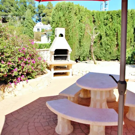Mama - With Stunning Views & Pri. Pool In *